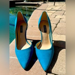 Blue suede Nine West pumps never worn.